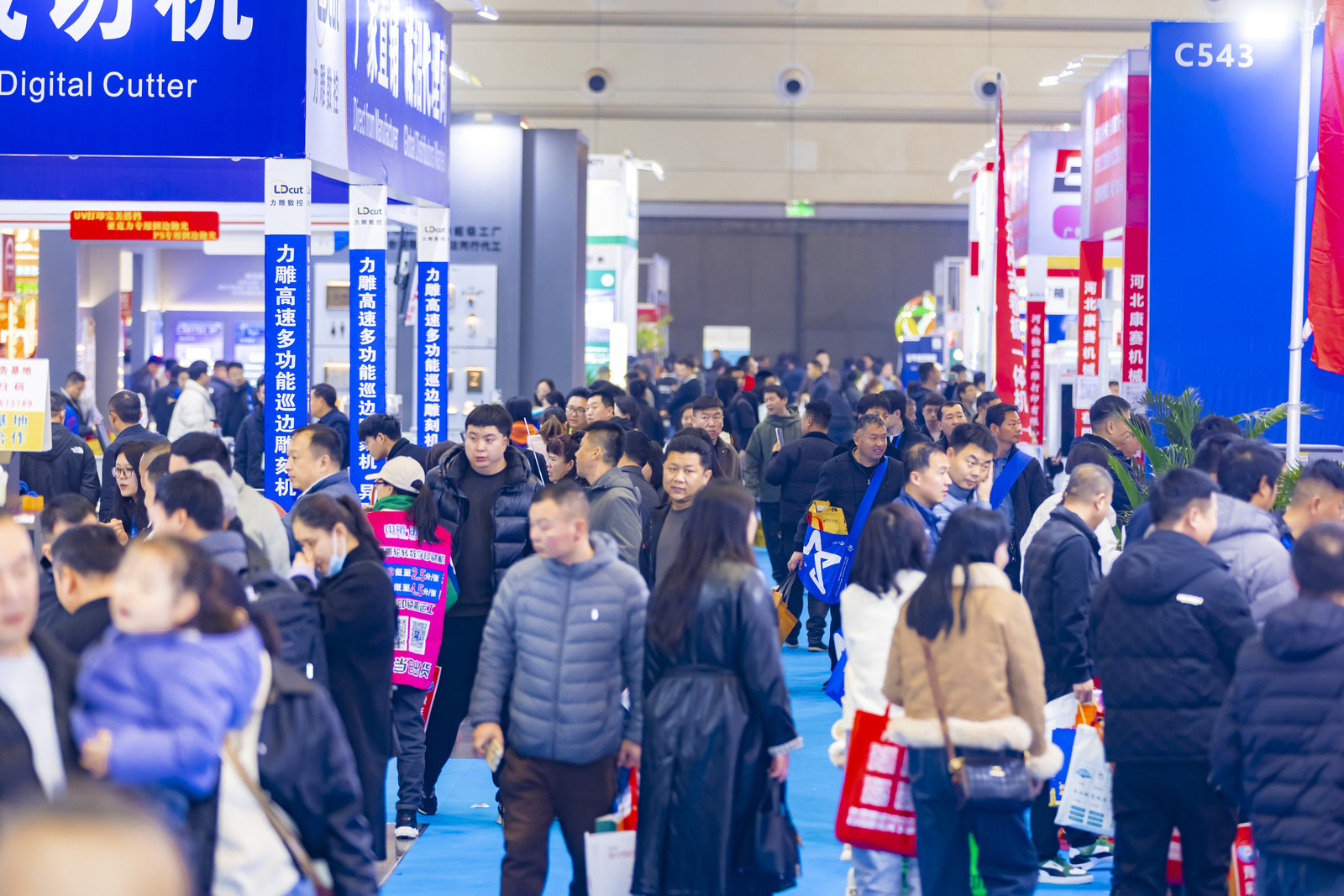 圓滿收官｜2026春季（鄭州）第45屆中原廣告展圓滿收官，以盛會(huì)之約繪就行業(yè)藍(lán)圖